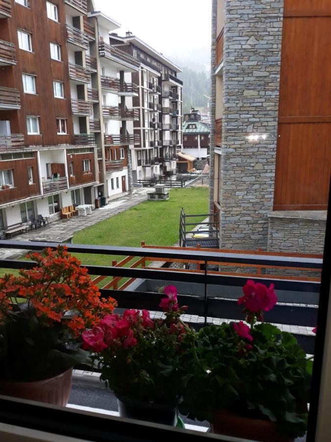 Appartamento Rinnovato Centralissimo A Cervinia เบรยล์-แชร์วิเนีย ภายนอก รูปภาพ