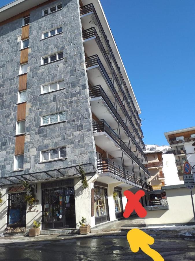 Appartamento Rinnovato Centralissimo A Cervinia เบรยล์-แชร์วิเนีย ภายนอก รูปภาพ