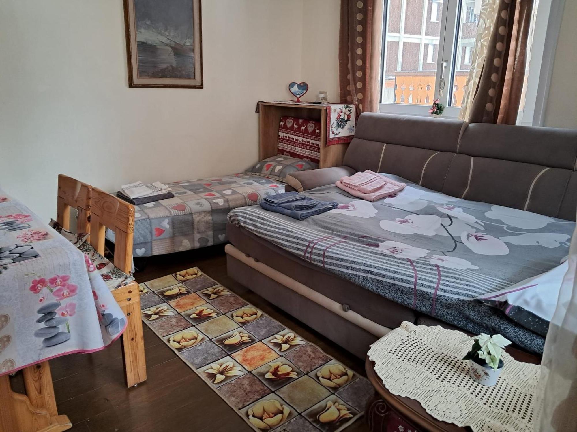 Appartamento Rinnovato Centralissimo A Cervinia เบรยล์-แชร์วิเนีย ภายนอก รูปภาพ