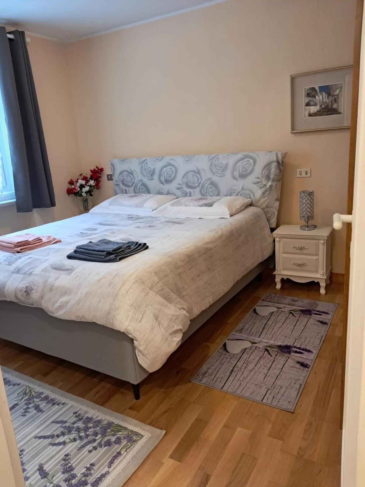 Appartamento Rinnovato Centralissimo A Cervinia เบรยล์-แชร์วิเนีย ภายนอก รูปภาพ